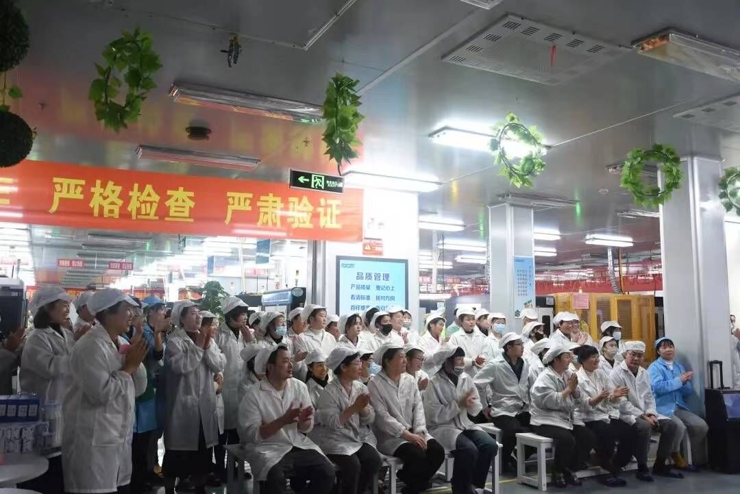 富士康?園區歲寒情暖迎新春，致敬最美堅守人
